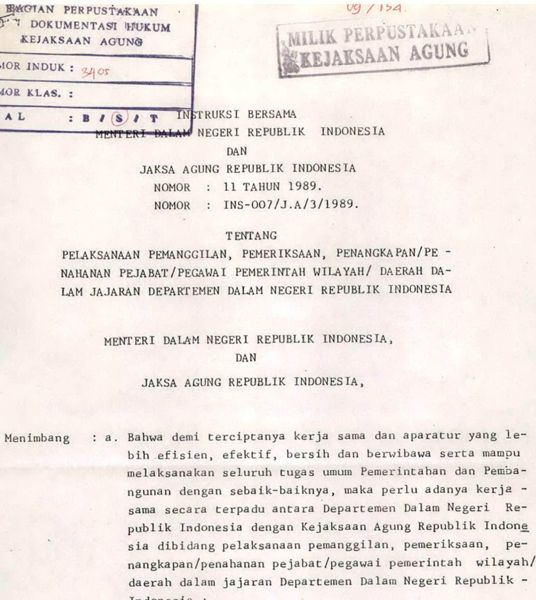 Cover PELAKSANAAN PEMANGGILAN, PEMERIKSAAN, PENANGKAPAN ATAU PENAHANAN PEJABAT ATAU PEGAWAI PEMERINTAH WILAYAH ATAU DAERAH DALAM JAJARAN DEPARTEMEN DALAM NEGERI REPUBLIK INDONESIA