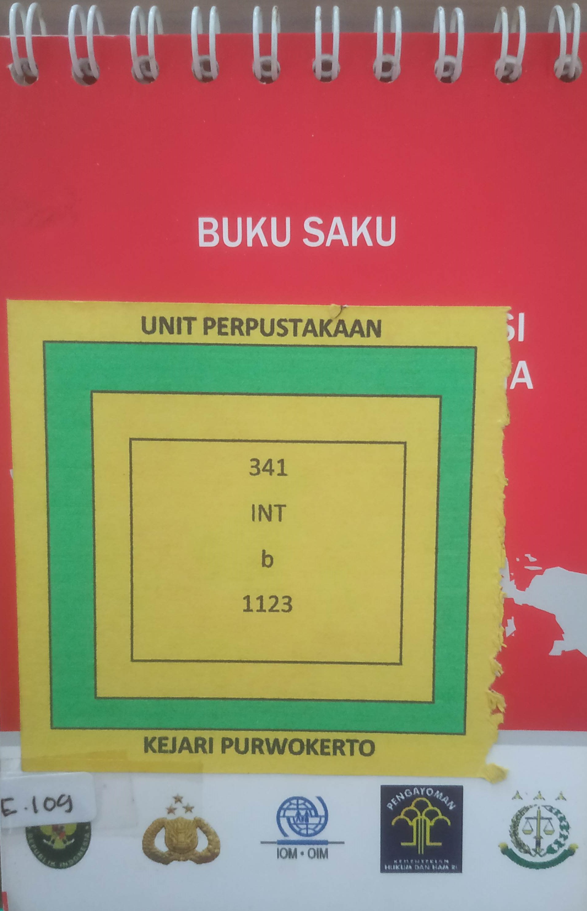 Cover Buku Saku Penanganan Intersepsi Penyelundupan Manusia.
