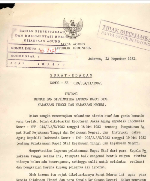 Cover BENTUK DAN SISTIMATIKA LAPORAN RAPAT STAF KEJAKSAAN TINGGI DAN KEJAKSAAN NEGERI